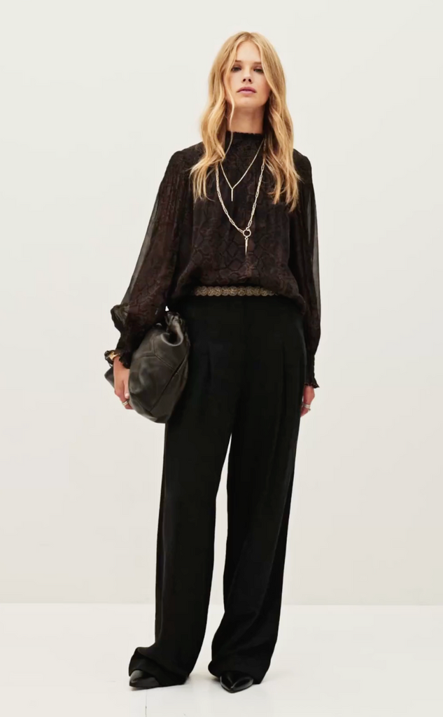 SHAMY Stand-up collar blouse